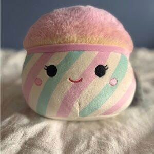 NWT 7” Squishmallow “Bevin”.